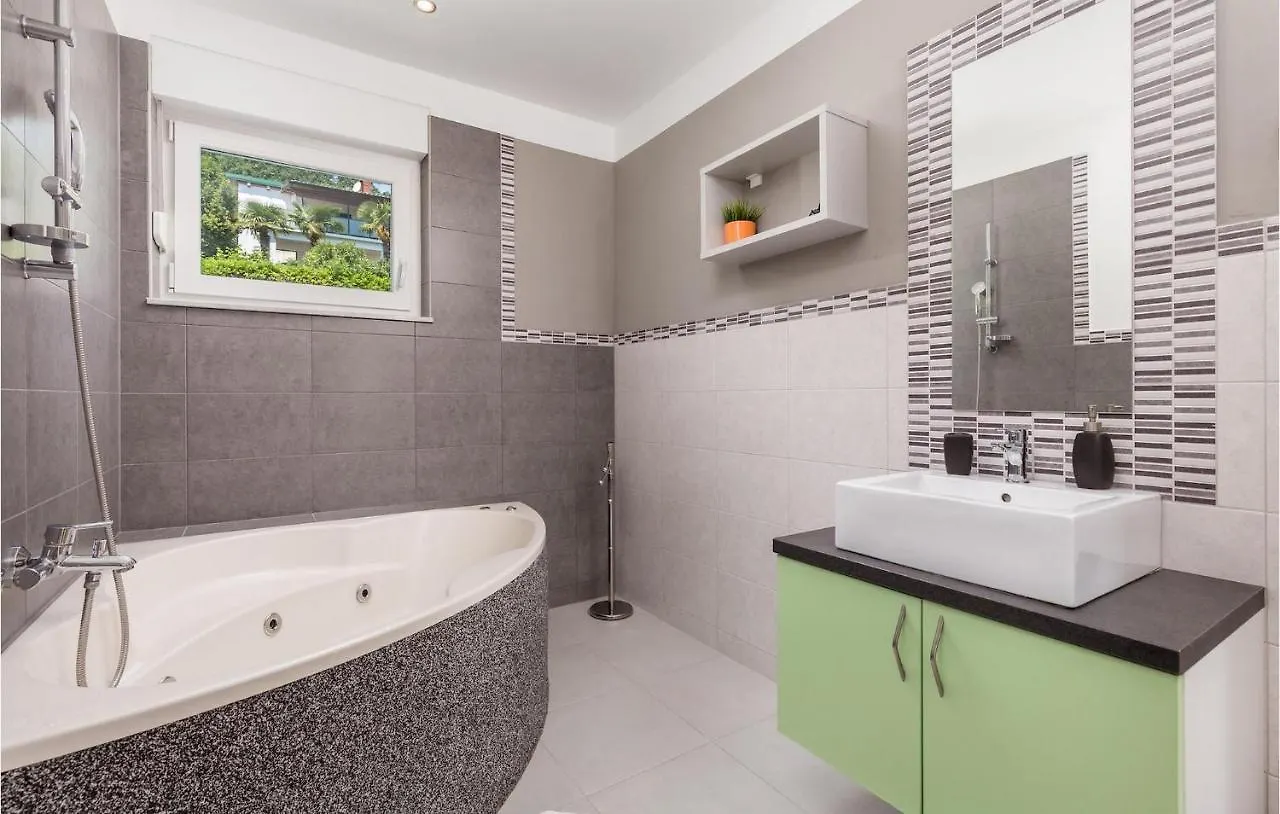 Villa Lina Opatija 0*,